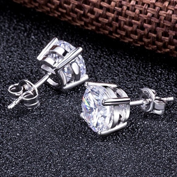 ❤️4 for $20 Sale❤️Cubic zirconia Stud Earrings❤️❤️ - Picture 2 of 4